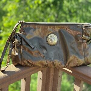 Gucci Womens Metallic Gold Hysteria Patent Leather Large Clutch Bag